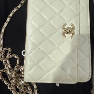 CHANEL White Quilted Lambskin Crossbody with Gold Chain